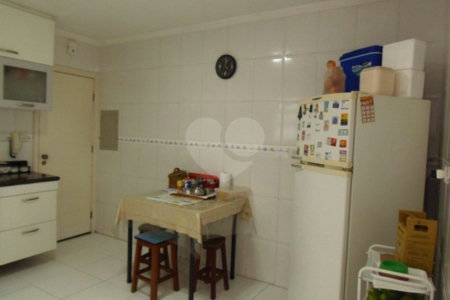 Sobrado à venda com 3 suítes em Lar São Paulo, São Paulo, SP