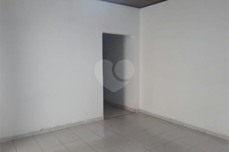 Casa à venda com 4 quartos, sendo 1 suíte, no Centro, São Roque, SP