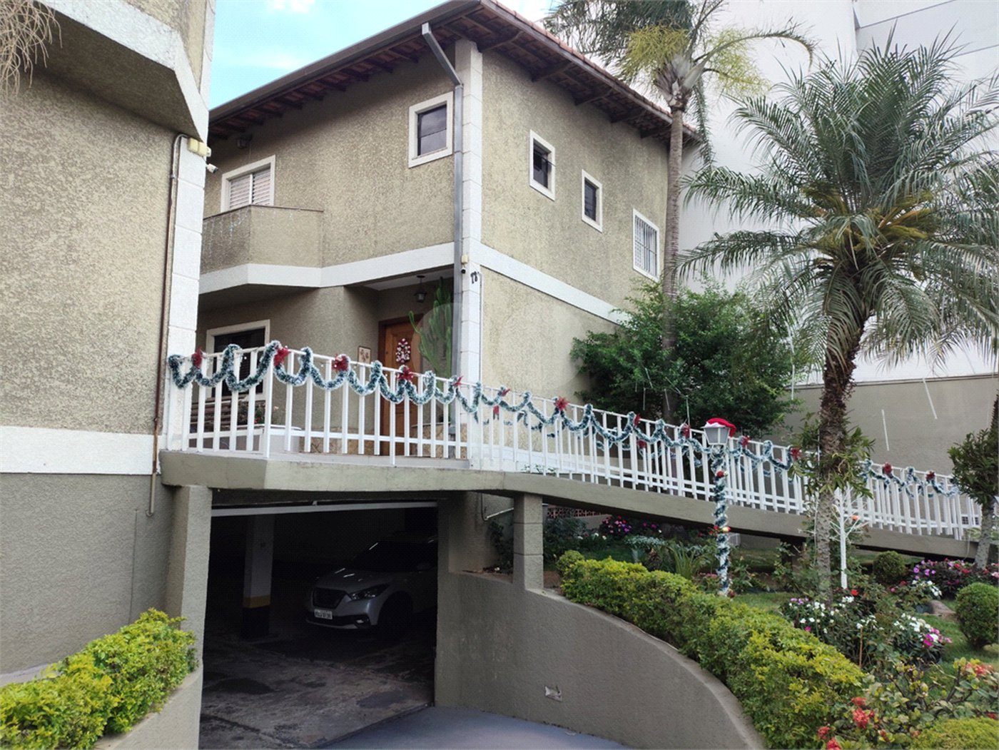Casa à venda com 3 quartos, sendo 1 suíte,  no condomínio Res Saint Honoré, São Paulo - SP