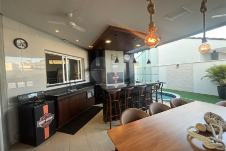 Casa à venda com 3 suítes no condomínio Residencial Chácara Ondina, Sorocaba - SP