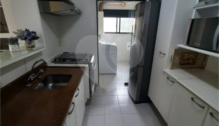 Apartamento à venda com 3 quartos, sendo 1 suíte,  em Santo Amaro, São Paulo, SP