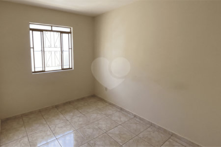 Sobrado à venda com 4 quartos, sendo 1 suíte, em Conjunto Habitacional Itapetininga F3, Itapetininga, SP