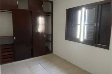 Sobrado à venda com 4 quartos, sendo 1 suíte, em Jardim Ester Yolanda, São Paulo, SP