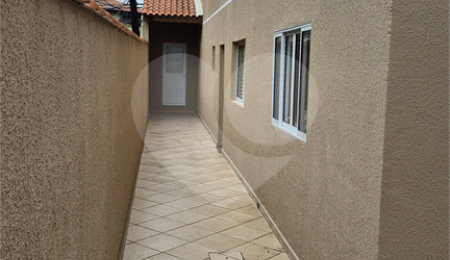 Sobrado à venda com 3 quartos, sendo 1 suíte,  em Jardim Las Vegas, Santo André, SP