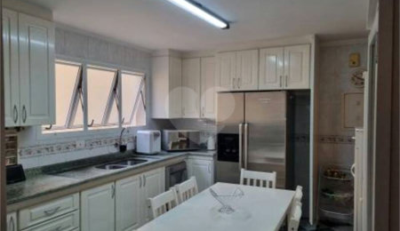 Apartamento à venda com 3 quartos, sendo 1 suíte,  em Vila Mariana, São Paulo, SP