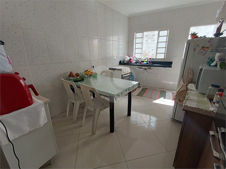 Sobrado à venda com 4 quartos em Jardim Esther, São Roque, SP