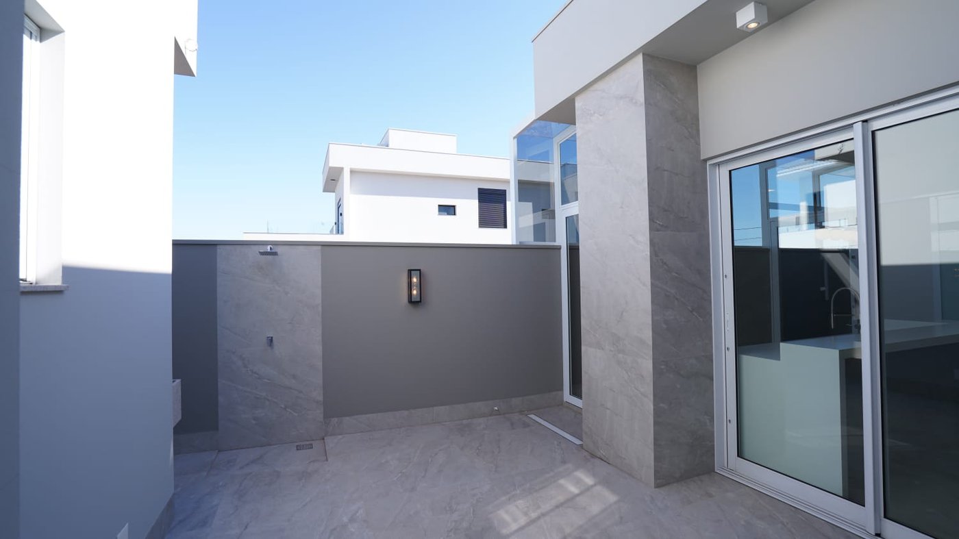 Casa à venda com 4 quartos, sendo 1 suíte, em Parque Residencial Mart Ville, Presidente Prudente, SP