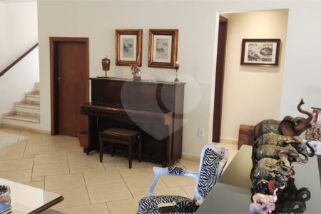 Casa à venda com 4 quartos, sendo 2 suítes, no condomínio Delle Stelle, Louveira - SP