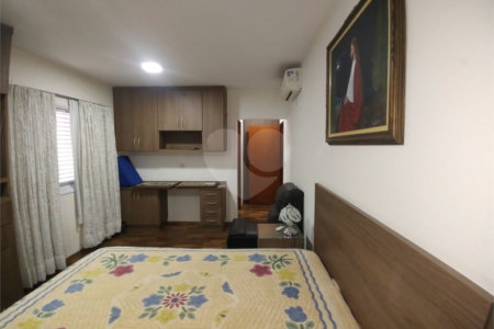 Casa à venda com 3 suítes no condomínio Morada das Hortênsias, São Paulo - SP