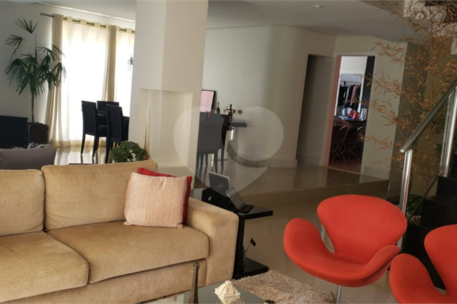 Casa à venda com 4 suítes em Pirucaia, Mairiporã, SP