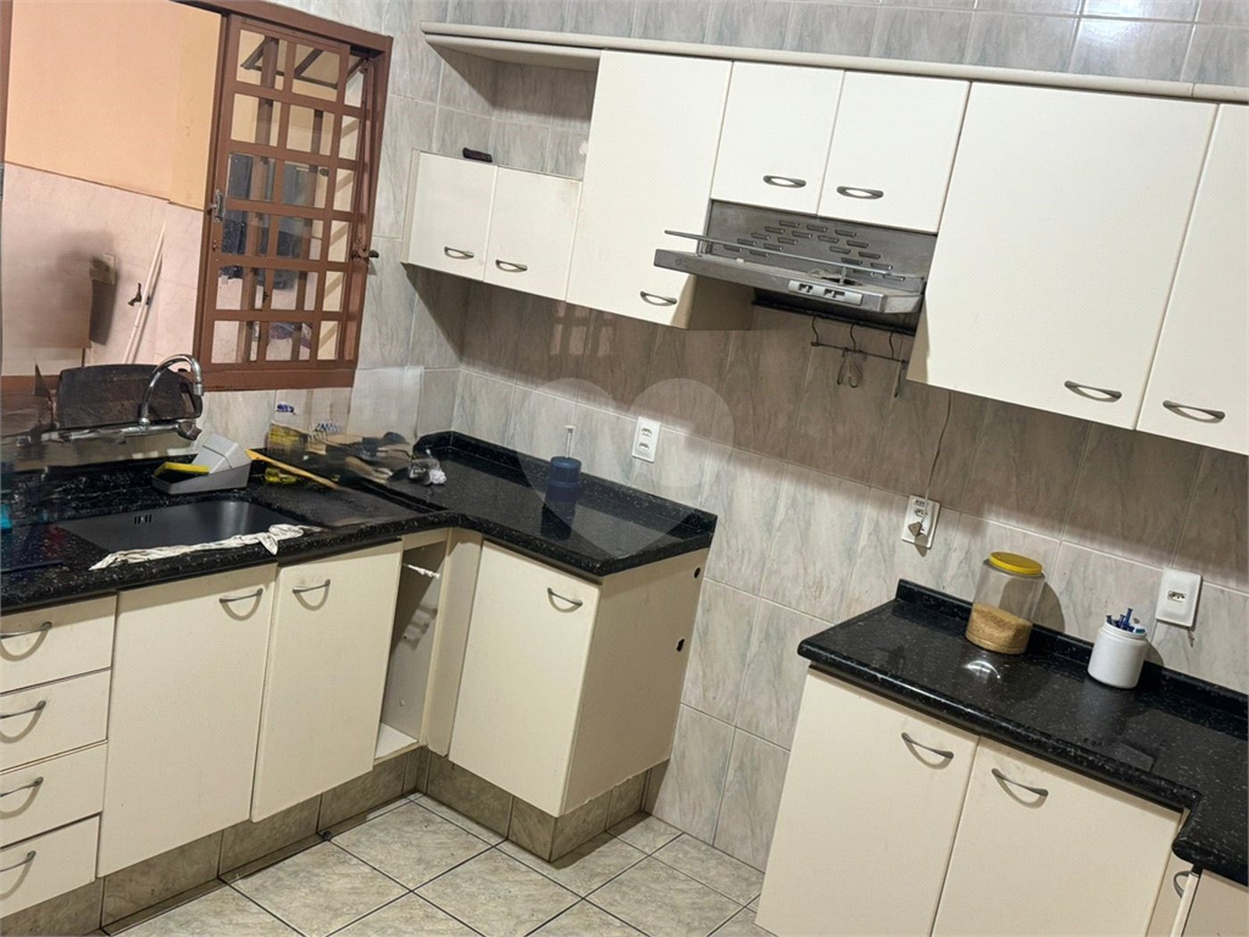 Casa à venda com 4 quartos, sendo 1 suíte, em Vila Santana, Sorocaba, SP
