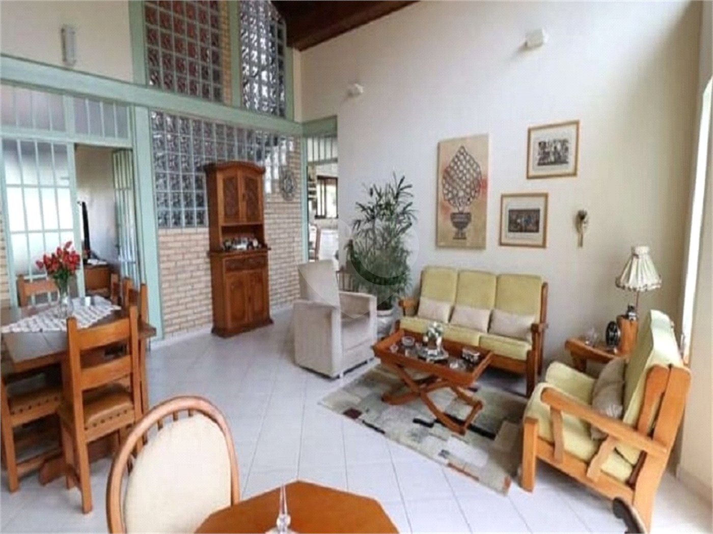 Sobrado à venda com 4 quartos, sendo 2 suítes, em Tremembé, São Paulo, SP