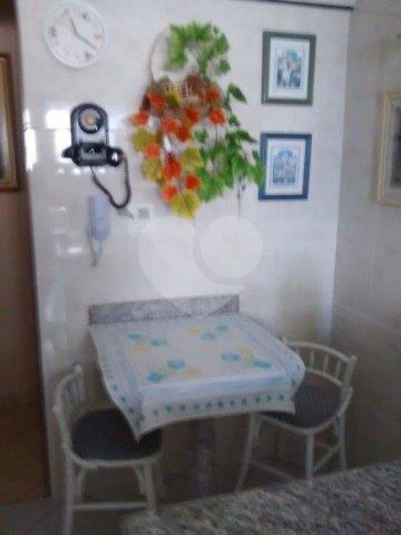 Apartamento à venda com 2 quartos, sendo 1 suíte, em Vila Tupi, Praia Grande, SP