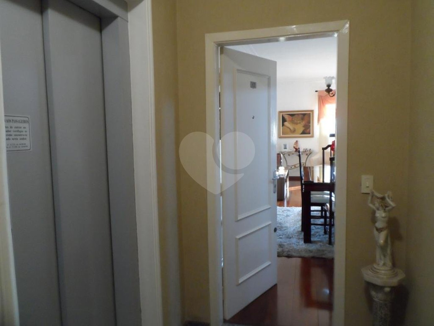 Apartamento à venda com 3 quartos, sendo 1 suíte, em Vila Galvão, Guarulhos, SP