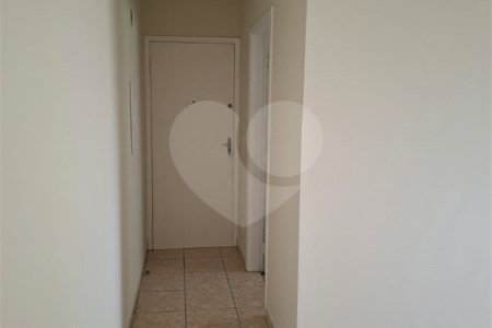 Apartamento à venda com 2 quartos em Parque Maria Domitila, São Paulo, SP