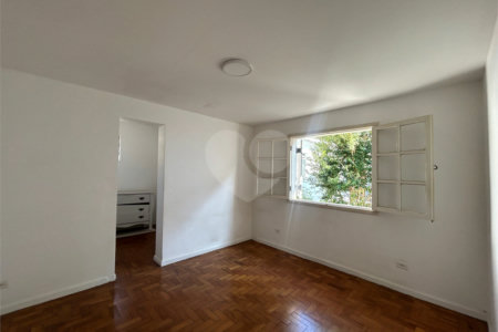 Casa à venda com 3 quartos, sendo 1 suíte,  em Santo Amaro, São Paulo, SP