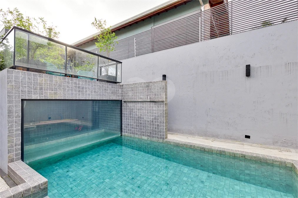 Casa à venda com 4 suítes em Granja Julieta, São Paulo, SP