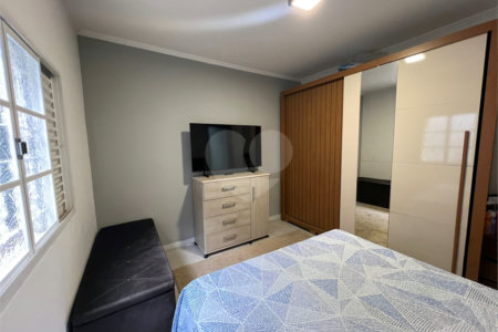 Sobrado à venda com 3 quartos, sendo 1 suíte, em Lopes de Oliveira, Sorocaba, SP