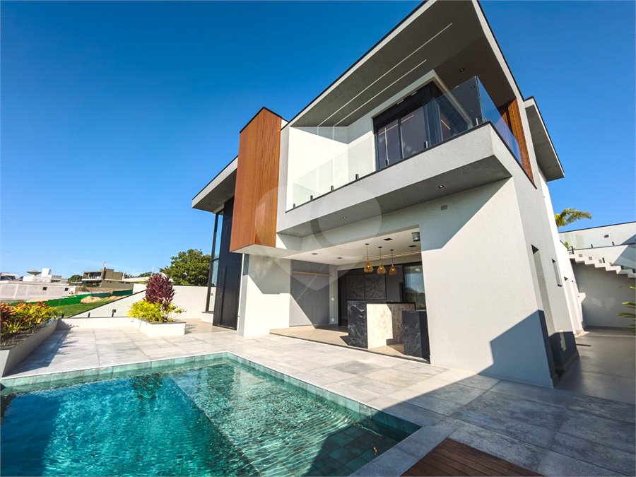 Casa à venda com 4 suítes, no condomínio Villa dos Pinheiros, Indaiatuba - SP