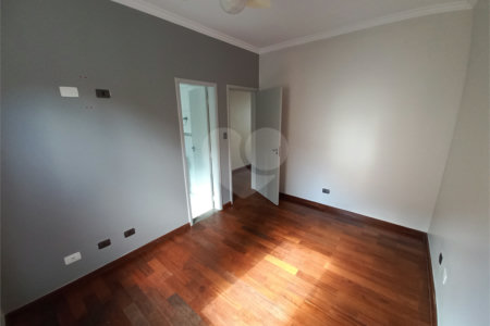 Sobrado à venda com 3 quartos, sendo 1 suíte, em Lar São Paulo, São Paulo, SP