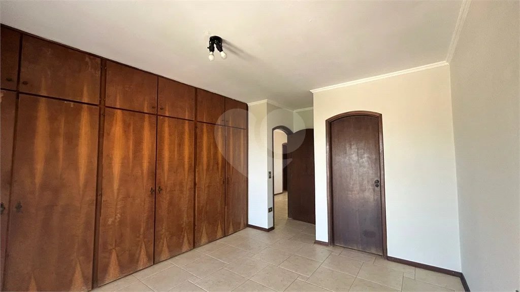 Venda Casa com 4 Dormitórios no Parque Santa Cecília