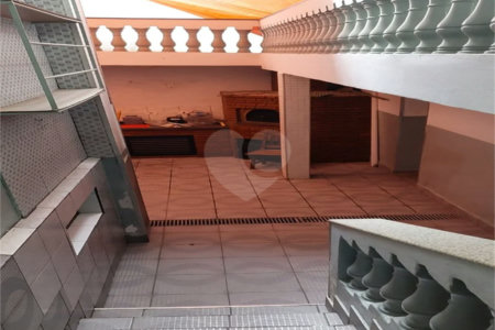 Casa com dois pavimentos na Barra Funda: