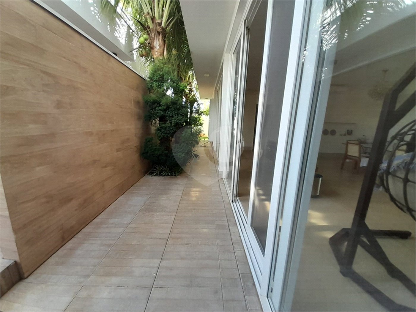 Casa à Venda no Condomínio Damha III – Elegância e Conforto para sua Família