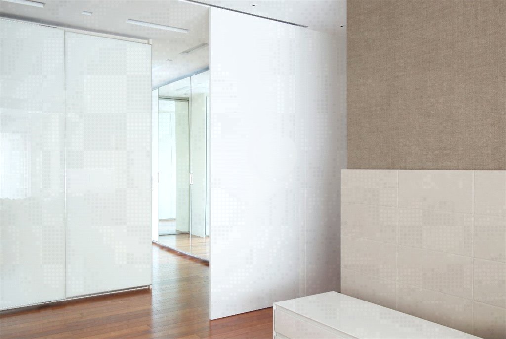 Apartamento à venda com 3 suítes em Vila Mariana, São Paulo, SP