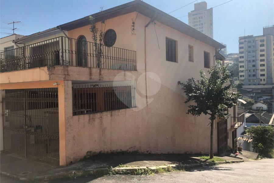 Sobrado à venda com 4 quartos, sendo 1 suíte, em Sumaré, São Paulo, SP