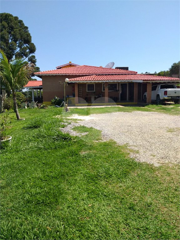 Chácara à venda com 4 quartos, sendo 2 suítes,  em Batatuba, Piracaia, SP