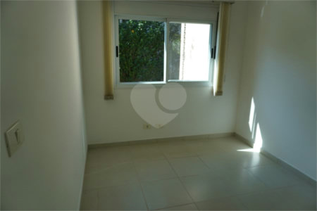 Casa para alugar com 4 quartos, sendo 2 suítes, no condomínio Mont Serrat, Salto - SP