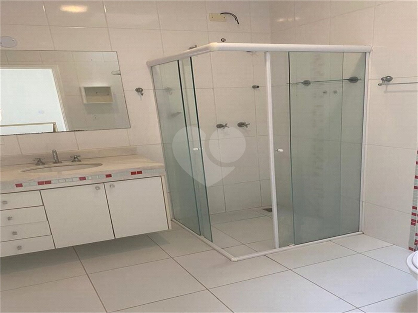 Casa à venda com 3 quartos, sendo 1 suíte, no condomínio Portal das Acacias, Indaiatuba - SP