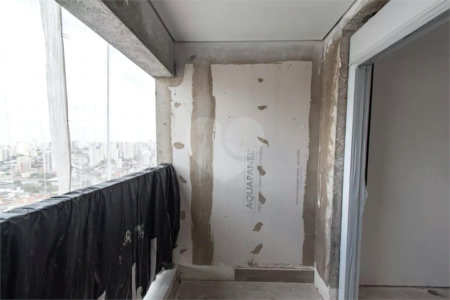 Apartamento à venda com 3 suítes em Vila Firmiano Pinto, São Paulo, SP