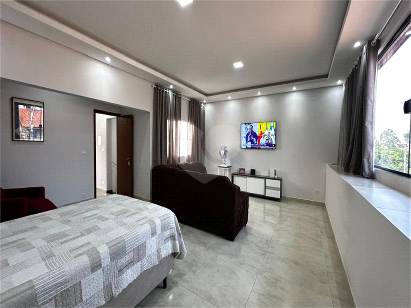 Sobrado à venda com 4 quartos, sendo 1 suíte, em Wanel Ville, Sorocaba, SP