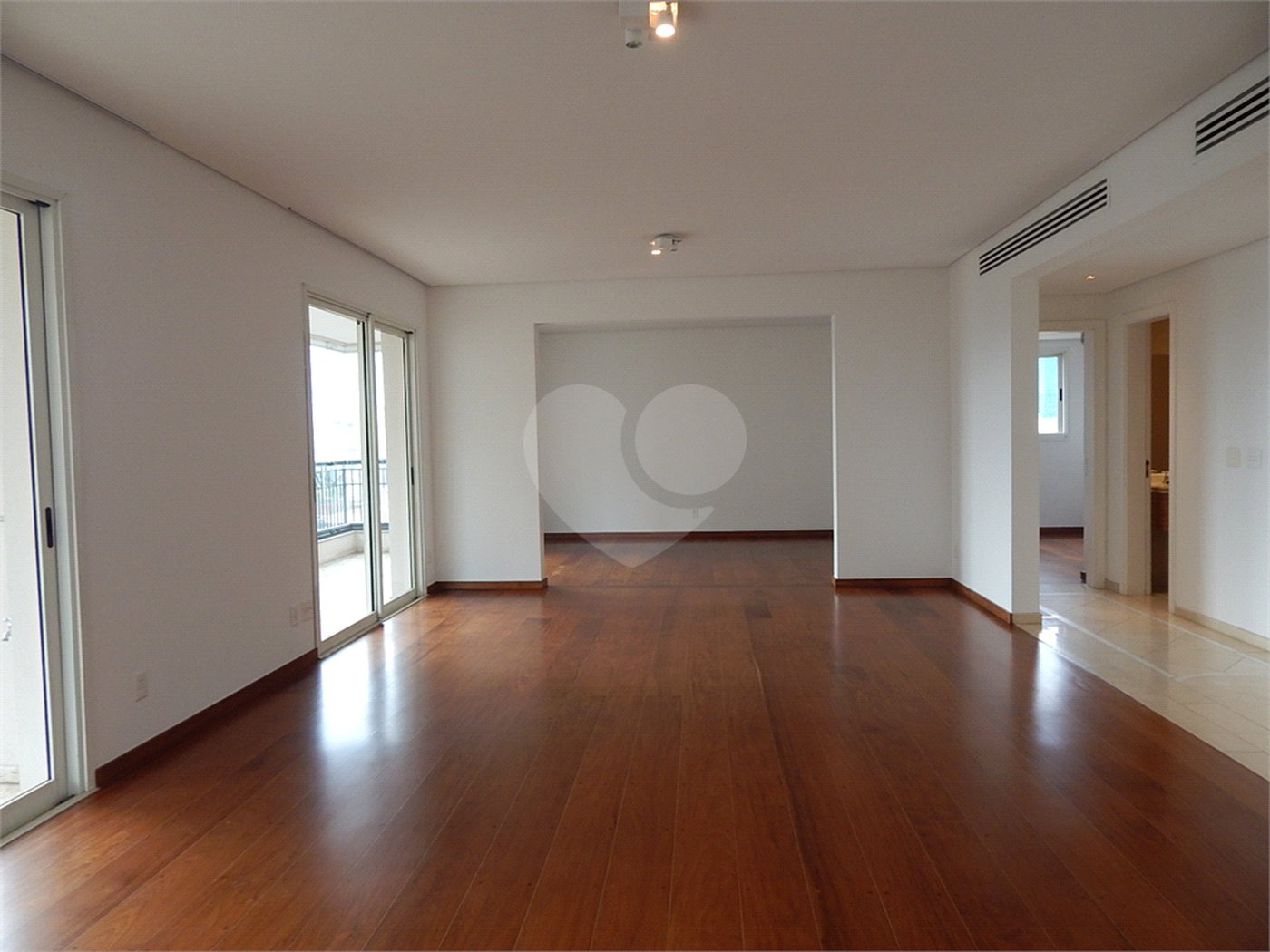 Apartamento à venda com 4 suítes em Moema, São Paulo, SP