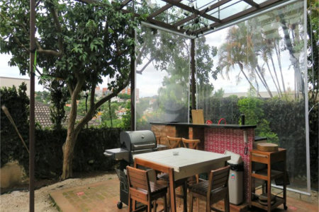 Casa à venda com 4 quartos, sendo 2 suítes, em Jardim Leonor, São Paulo, SP