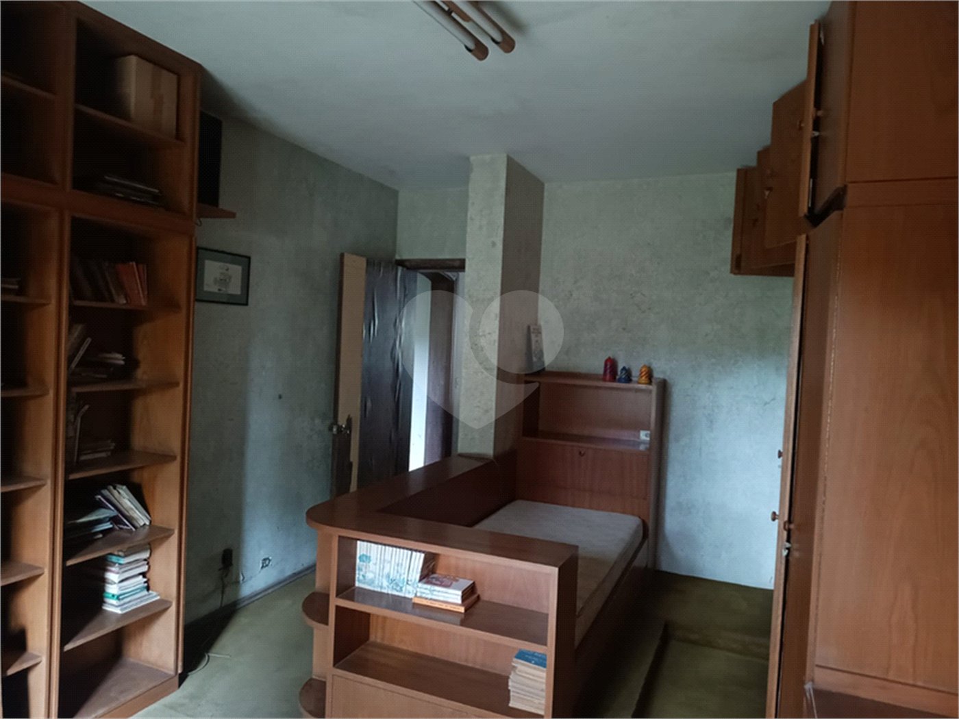 Casa à venda com 4 quartos, sendo 2 suítes, no condomínio Associação Reserva das Hortênsias, Mairiporã - SP