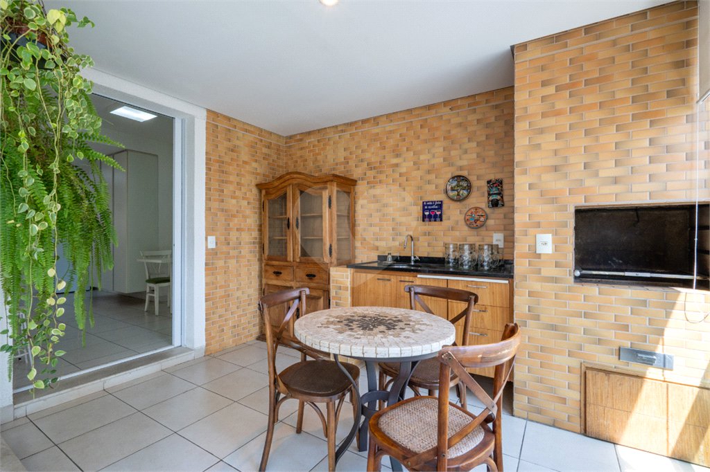 Apartamento à venda com 3 suítes em Campo Belo, São Paulo, SP