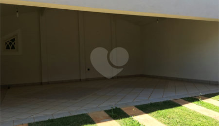 Casa à venda com 3 suítes em Vila Nastri, Itapetininga, SP