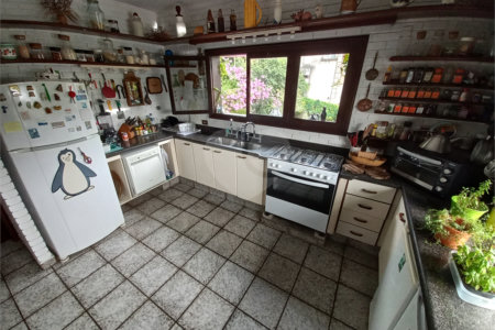 Sobrado à venda com 4 quartos, sendo 2 suítes, em Fazenda Morumbi, São Paulo, SP