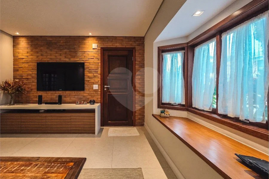 Casa à venda com 4 quartos, sendo 3 suítes, em Riviera de São Lourenço, Bertioga, SP
