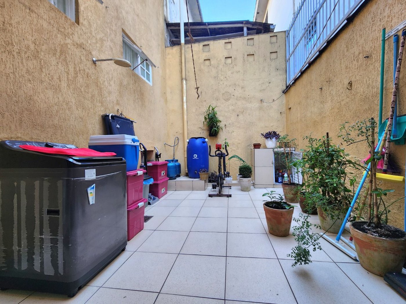 Casa próximo da praia com 3 dormitórios à venda, 128 m² por R$ 1.300.000 - Pompéia - Santos/SP