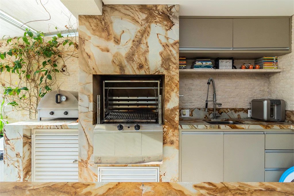 Apartamento à venda com 3 suítes em Vila Cordeiro, São Paulo, SP