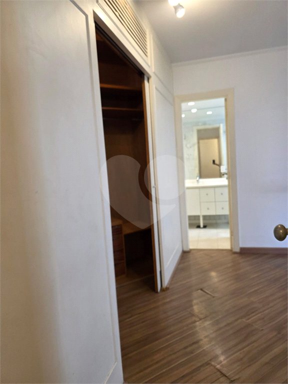 Apartamento à venda com 3 suítes em Vila Uberabinha, São Paulo, SP