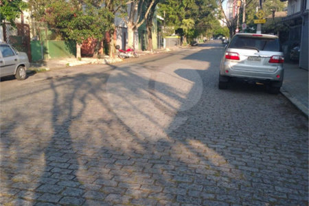 Sobrado à venda com 3 quartos em Vila Cordeiro, São Paulo, SP