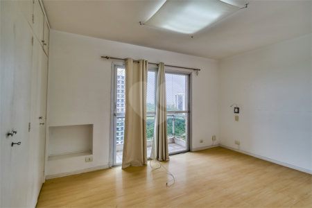 Cobertura à venda ou para alugar com 5 quartos, sendo 2 suítes, em Alto da Boa Vista, São Paulo, SP