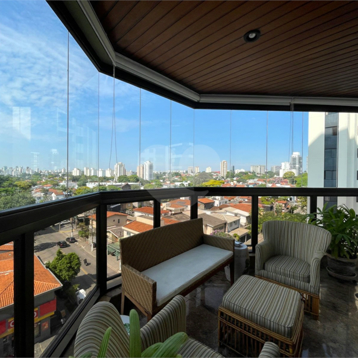 Apartamento à venda com 4 quartos, sendo 3 suítes, em Campo Belo, São Paulo, SP