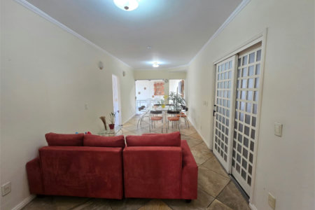 Casa à venda com 4 quartos, sendo 2 suítes,  em Vila Nastri, Itapetininga, SP