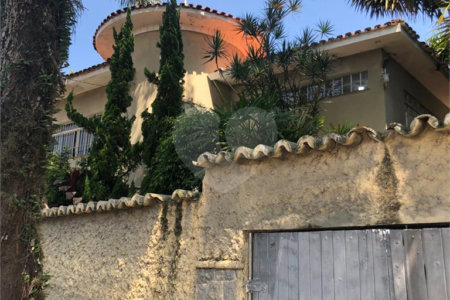 Casa à venda com 4 quartos, sendo 1 suíte,  em Jardim Colombo, São Paulo, SP