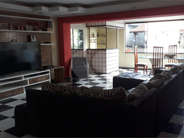 Sobrado à venda com 4 quartos, sendo 1 suíte,  em Vila Nova Cachoeirinha, São Paulo, SP